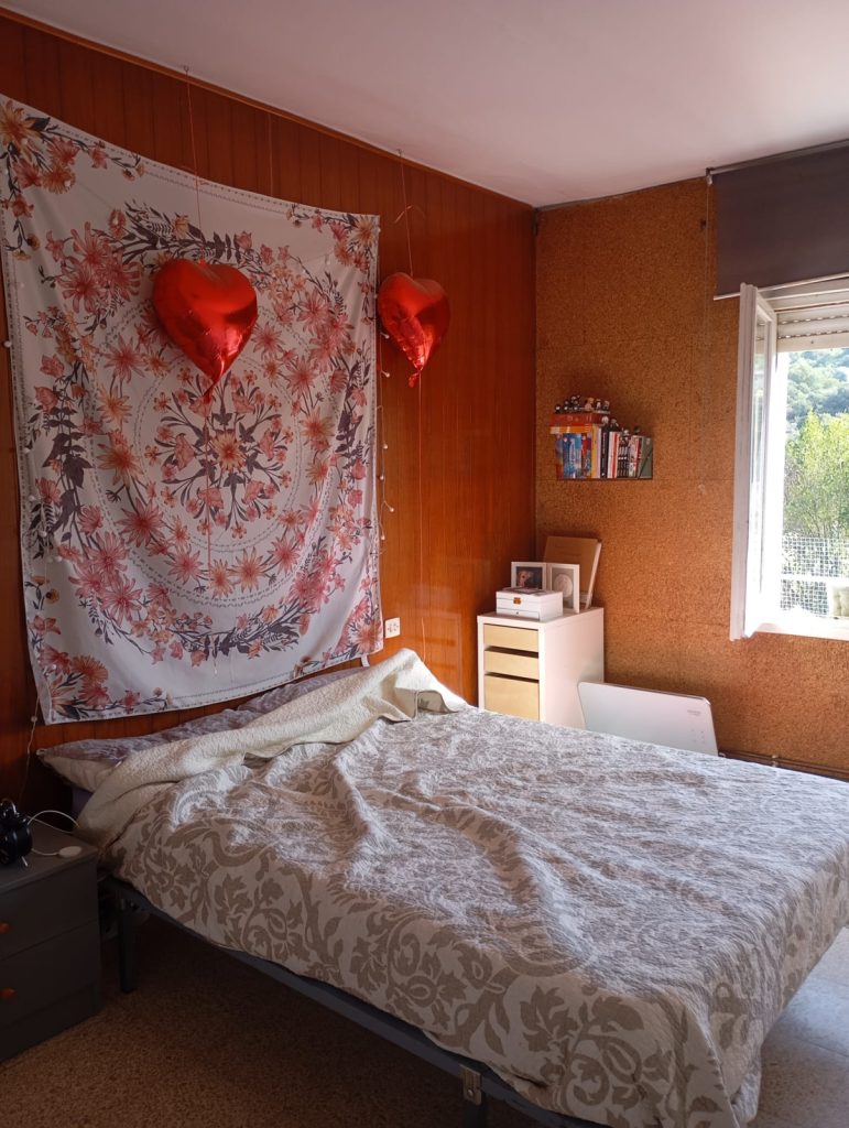 Racó íntim d'un habitatge social d'una dona supervivent a la violència masclista