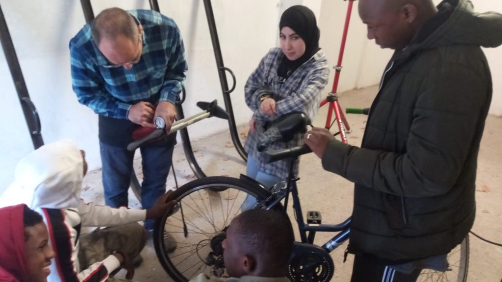 InSalt tastet d'oficis- reparacio de bicicletes